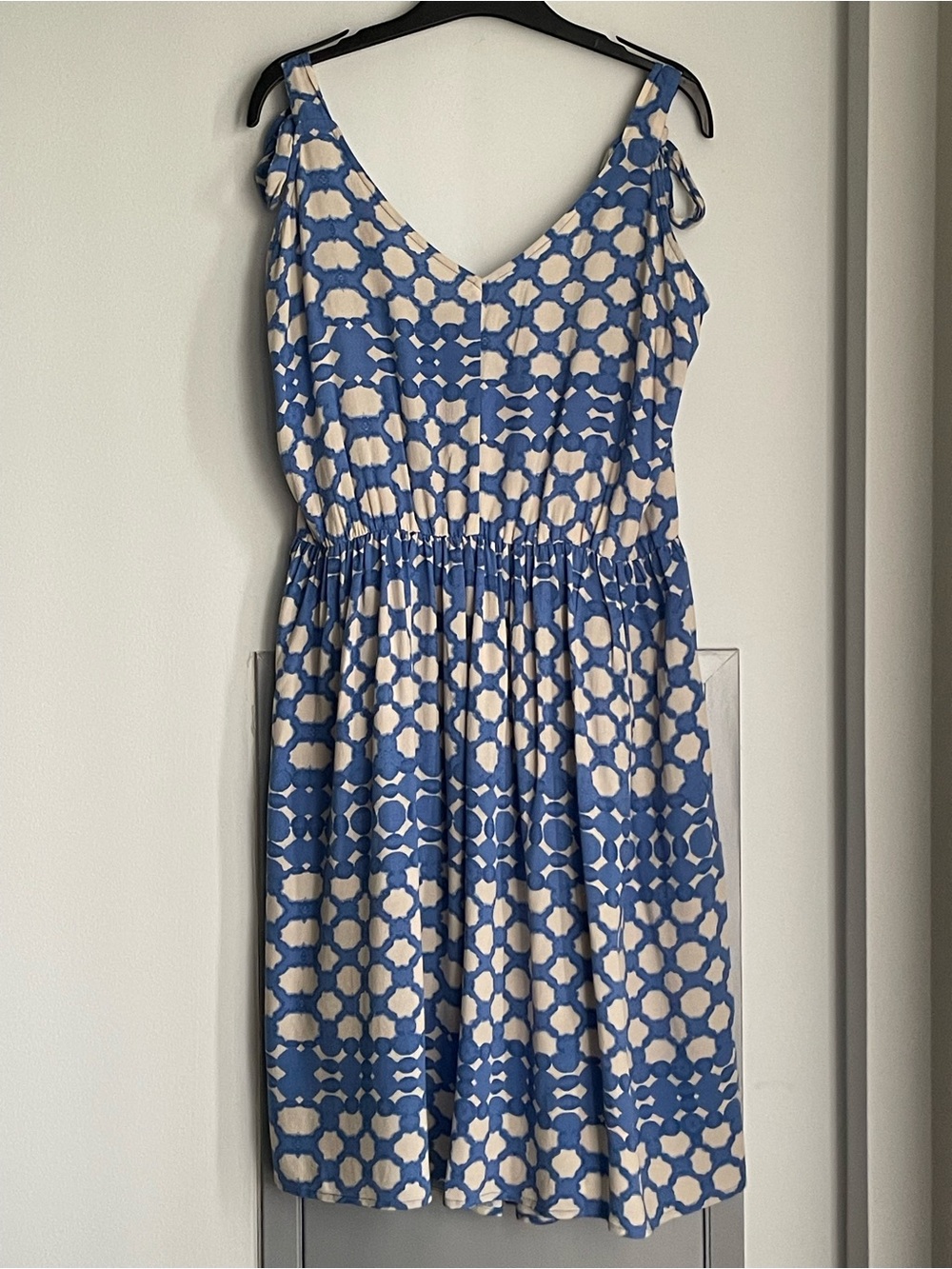 NWT CULTURE Cusantori Strap V-Neck Dress - Blue and Cream Patterned 100% Viscose